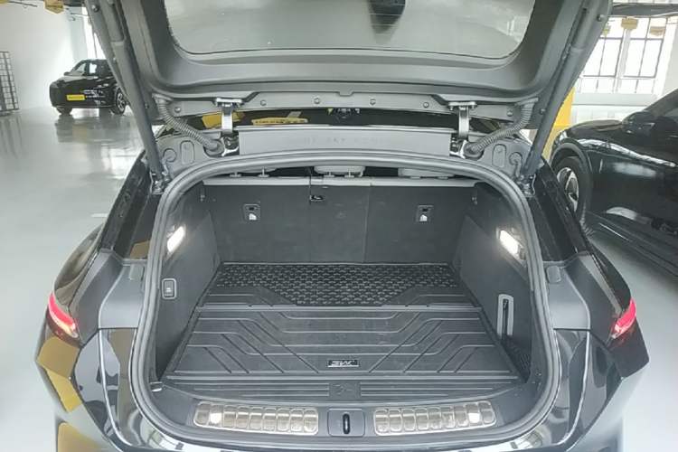 Used Nio ET5T 2023 75 kWh Touring Trunk