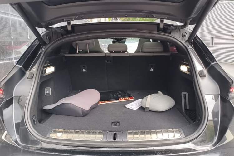 Used Nio ET5T 2023 75 kWh Touring Trunk