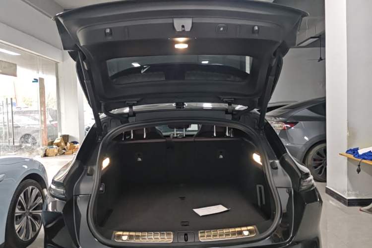 Used Nio ET5T 2023 75 kWh Touring Trunk