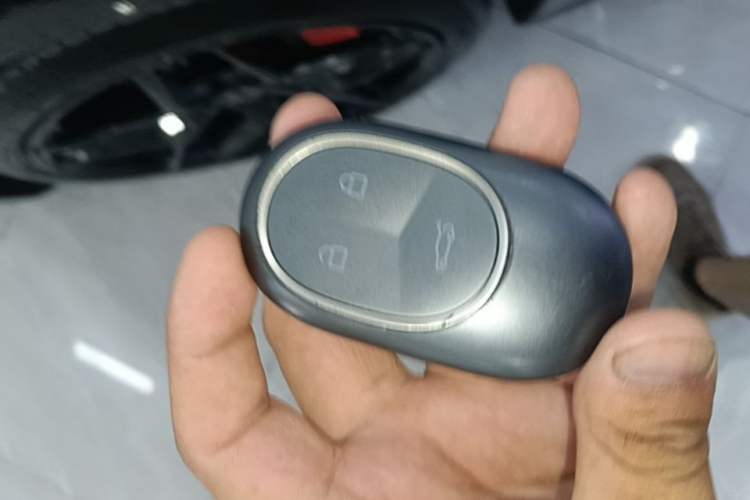 Used Nio ET5T 2023 75 kWh Touring Vehicle Key
