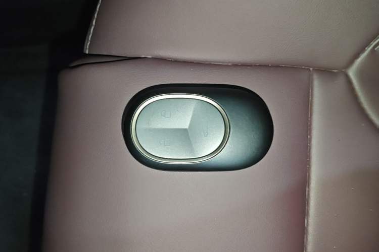 Used Nio ET5T 2023 75 kWh Touring Vehicle Key
