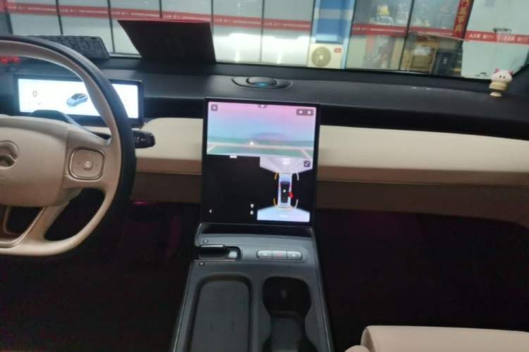 Used Nio ET5T 2023 75 kWh Touring Audio And AC Panel