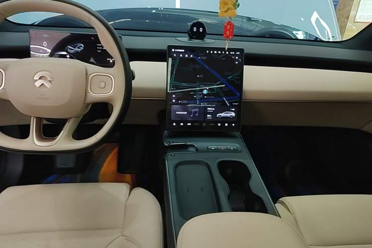Used Nio ET5T 2023 75 kWh Touring Audio And AC Panel