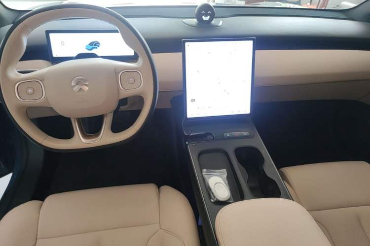 Used Nio ET5T 2023 75 kWh Touring Audio And AC Panel
