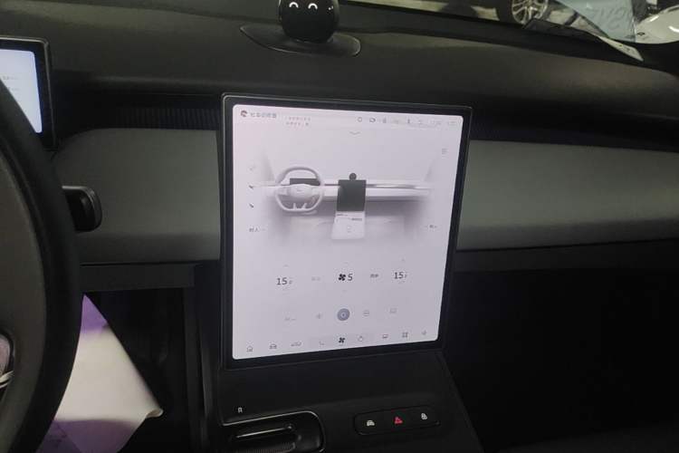 Used Nio ET5T 2023 75 kWh Touring Audio And AC Panel