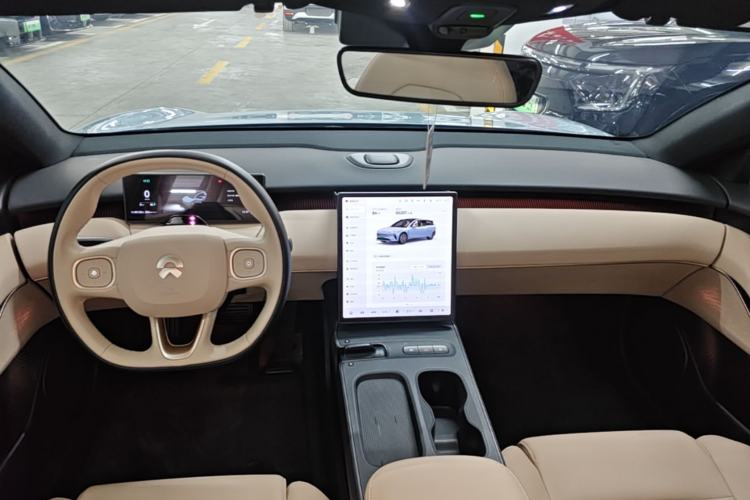 Used Nio ET5T 2023 75 kWh Touring Center Console