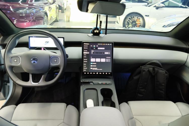Used Nio ET5T 2023 75 kWh Touring Center Console
