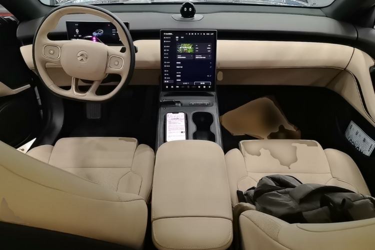 Used Nio ET5T 2023 75 kWh Touring Center Console