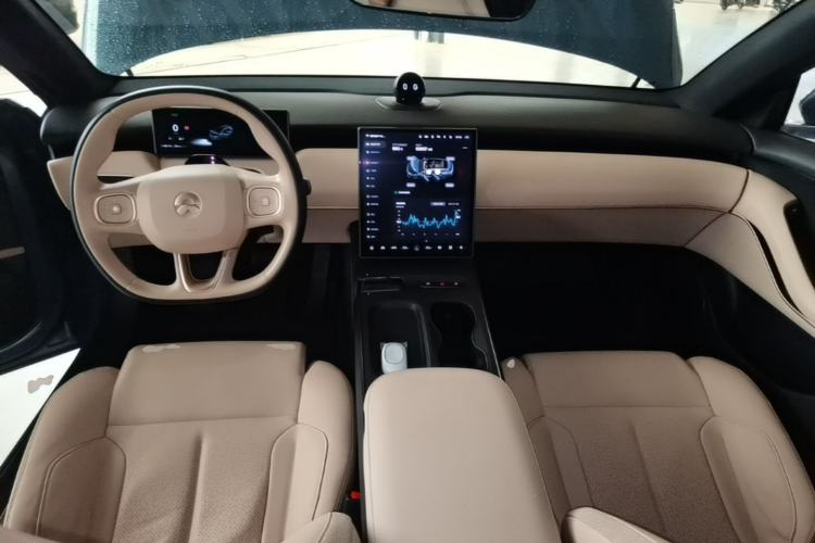 Used Nio ET5T 2023 75 kWh Touring Center Console