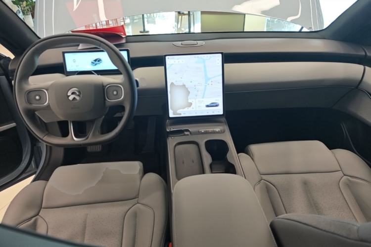 Used Nio ET5T 2023 75 kWh Touring Center Console