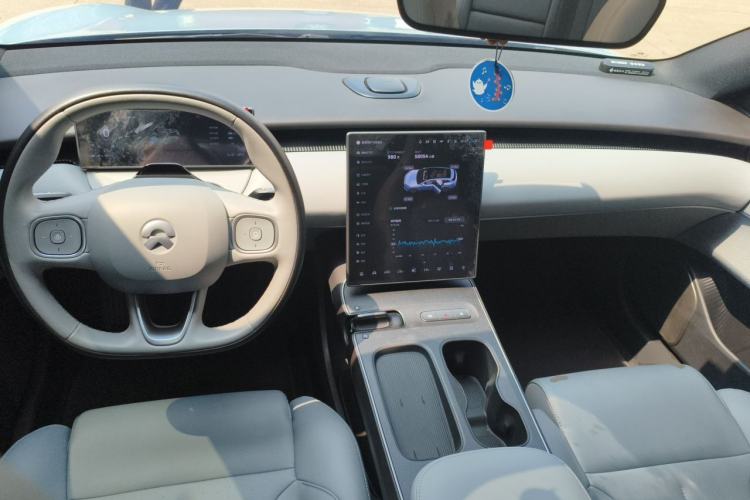 Used Nio ET5T 2023 75 kWh Touring Center Console