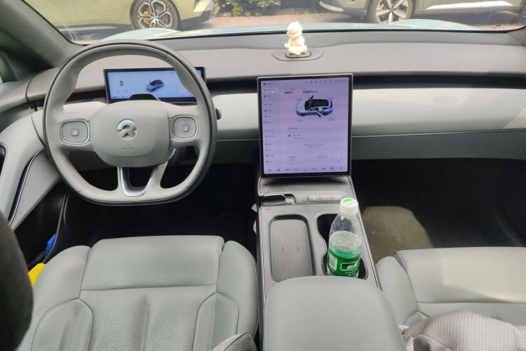 Used Nio ET5T 2023 75 kWh Touring Center Console