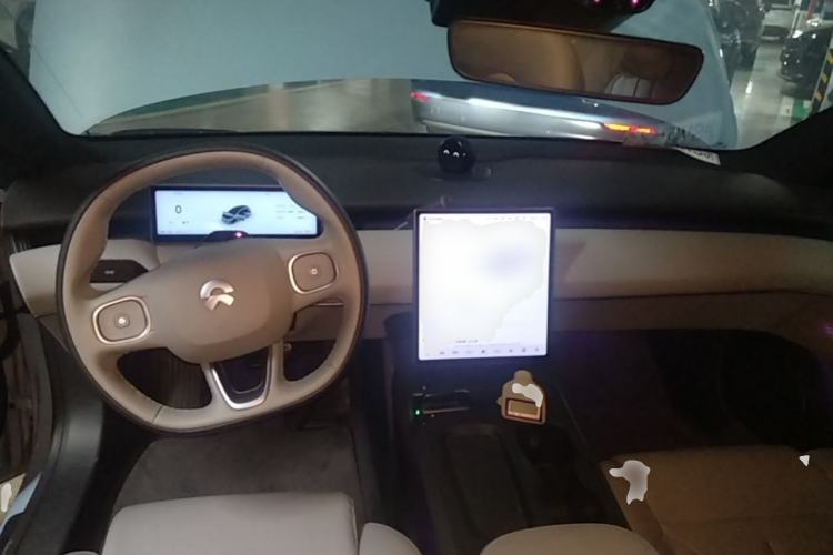 Used Nio ET5T 2023 75 kWh Touring Center Console