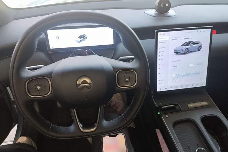 Used Nio ET5T 2023 75 kWh Touring Center Console