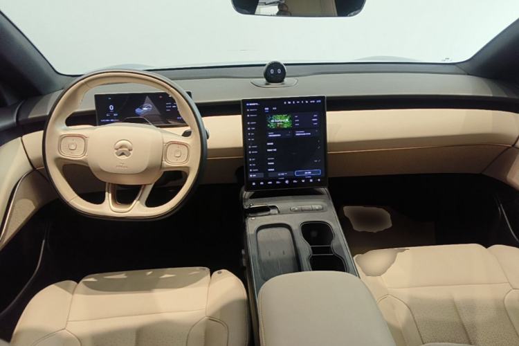 Used Nio ET5T 2023 75 kWh Touring Center Console