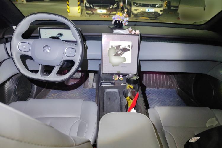 Used Nio ET5T 2023 75 kWh Touring Center Console