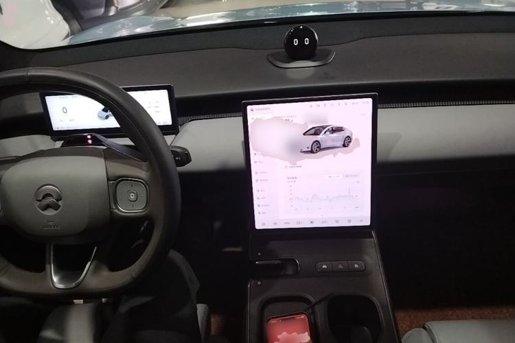 Used Nio ET5T 2023 75 kWh Touring Center Console