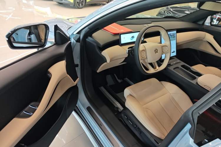 Used Nio ET5T 2023 75 kWh Touring Driver Seat
