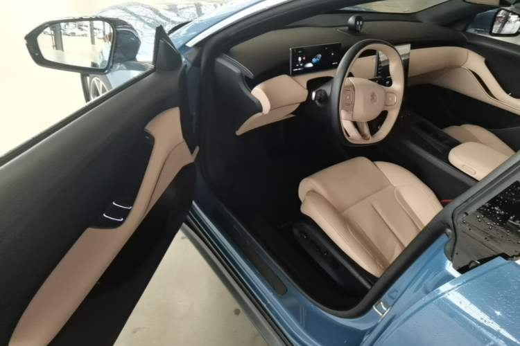 Used Nio ET5T 2023 75 kWh Touring Driver Seat