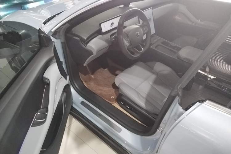 Used Nio ET5T 2023 75 kWh Touring Driver Seat