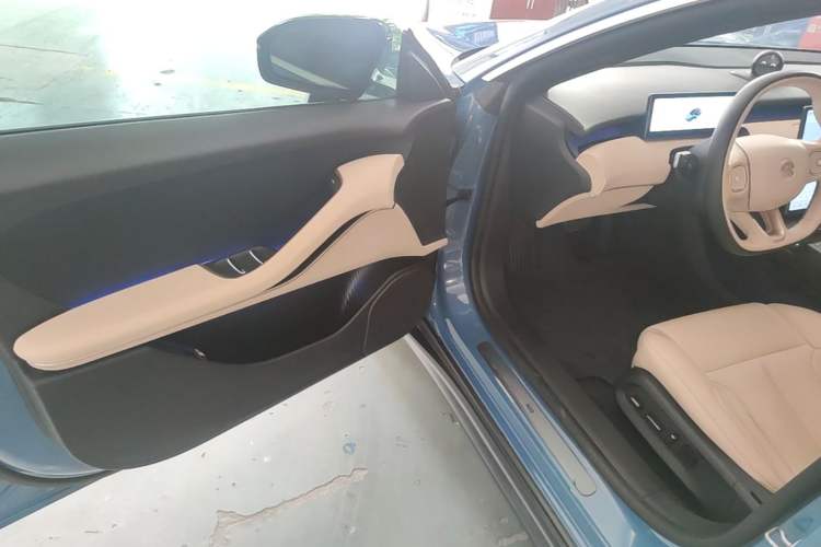 Used Nio ET5T 2023 75 kWh Touring Driver Seat