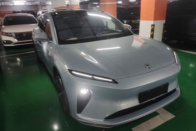 Used Nio ET5T 2023 75 kWh Touring Front Right 45 Deg