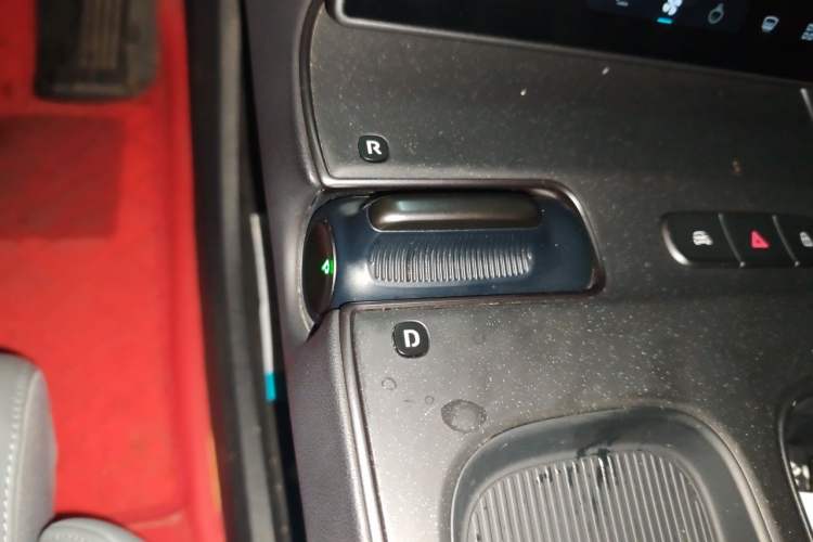 Used Nio ET5T 2023 75 kWh Touring Gear Lever
