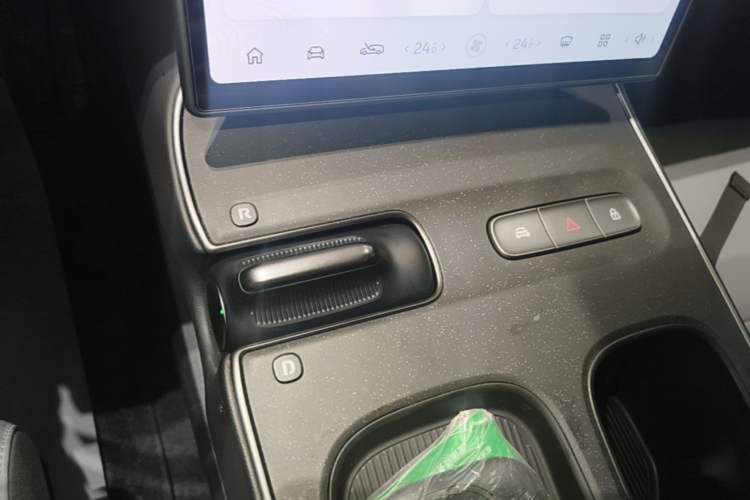 Used Nio ET5T 2023 75 kWh Touring Gear Lever