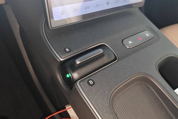 Used Nio ET5T 2023 75 kWh Touring Gear Lever
