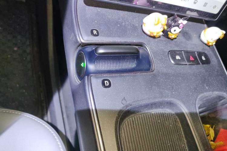 Used Nio ET5T 2023 75 kWh Touring Gear Lever