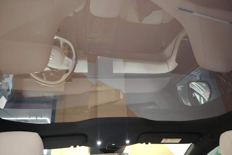 Used Nio ET5T 2023 75 kWh Touring Headliner