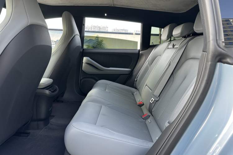 Used Nio ET5T 2023 75 kWh Touring Interior 3
