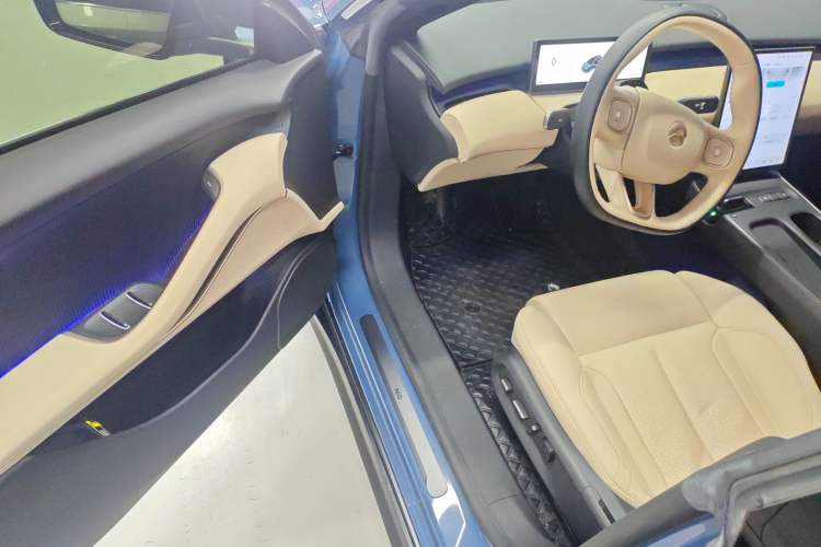Used Nio ET5T 2023 75 kWh Touring Interior 3