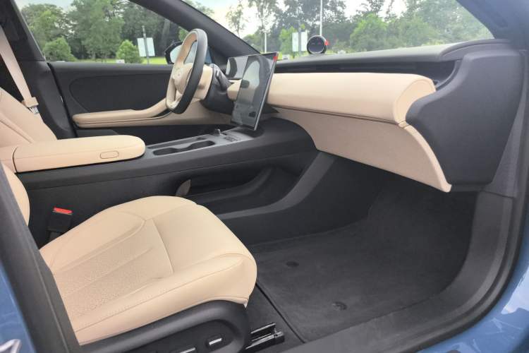 Used Nio ET5T 2023 75 kWh Touring Interior 4