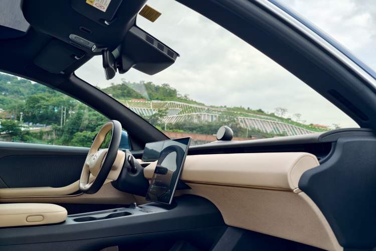 Used Nio ET5T 2023 75 kWh Touring Interior 4