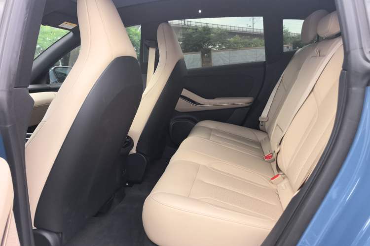 Used Nio ET5T 2023 75 kWh Touring Interior 5