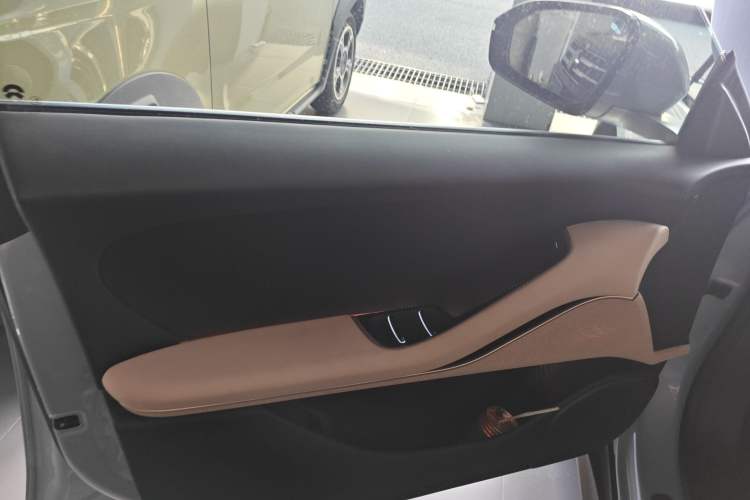 Used Nio ET5T 2023 75 kWh Touring Interior 7
