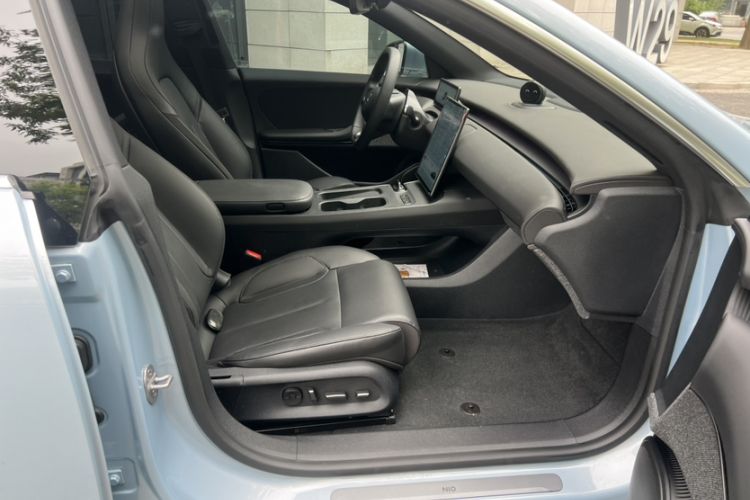 Used Nio ET5T 2023 75 kWh Touring Interior 8