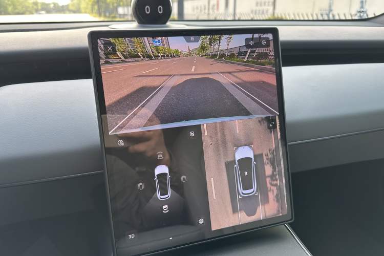 Used Nio ET5T 2023 75 kWh Touring Interior 9