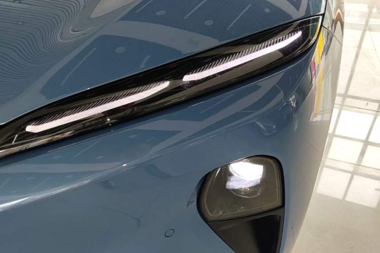 Used Nio ET5T 2023 75 kWh Touring Left Front Headlight