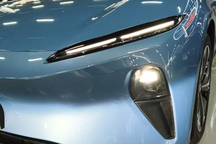 Used Nio ET5T 2023 75 kWh Touring Left Front Headlight