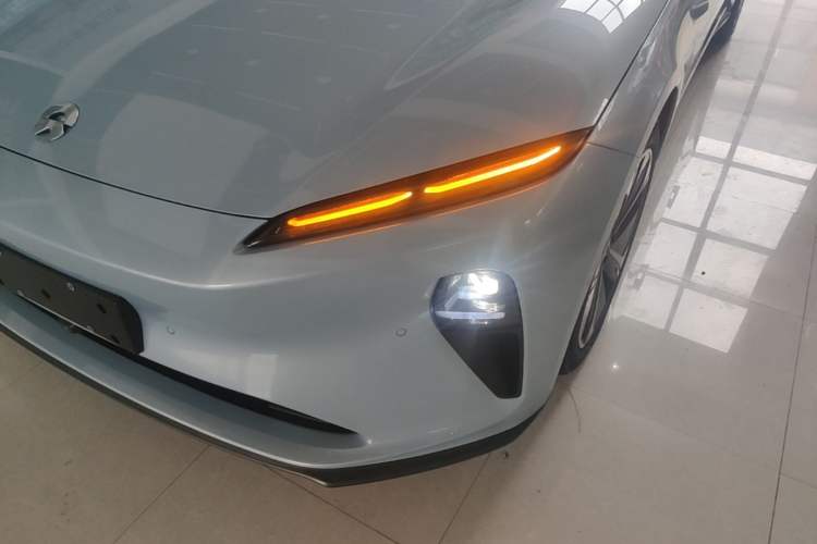 Used Nio ET5T 2023 75 kWh Touring Left Front Headlight