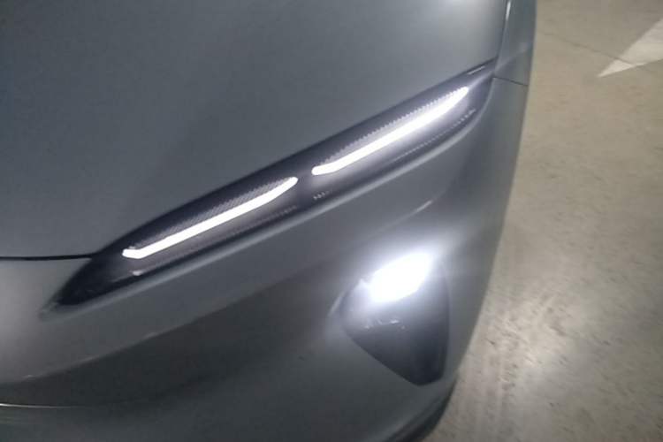 Used Nio ET5T 2023 75 kWh Touring Left Front Headlight