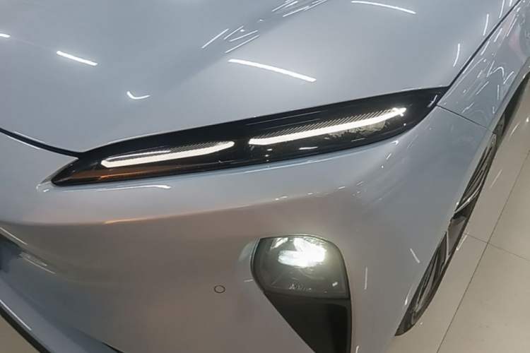 Used Nio ET5T 2023 75 kWh Touring Left Front Headlight