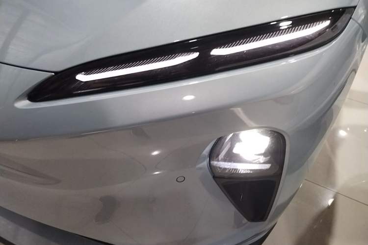 Used Nio ET5T 2023 75 kWh Touring Left Front Headlight