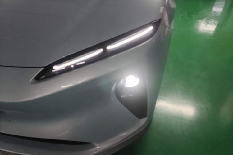 Used Nio ET5T 2023 75 kWh Touring Left Front Headlight