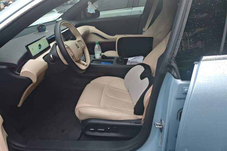 Used Nio ET5T 2023 75 kWh Touring Left Front Seat