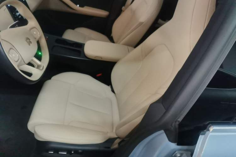Used Nio ET5T 2023 75 kWh Touring Left Front Seat
