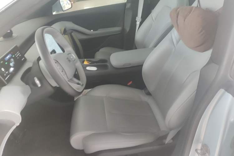 Used Nio ET5T 2023 75 kWh Touring Left Front Seat