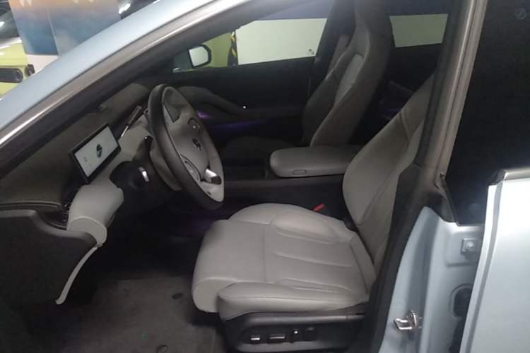 Used Nio ET5T 2023 75 kWh Touring Left Front Seat